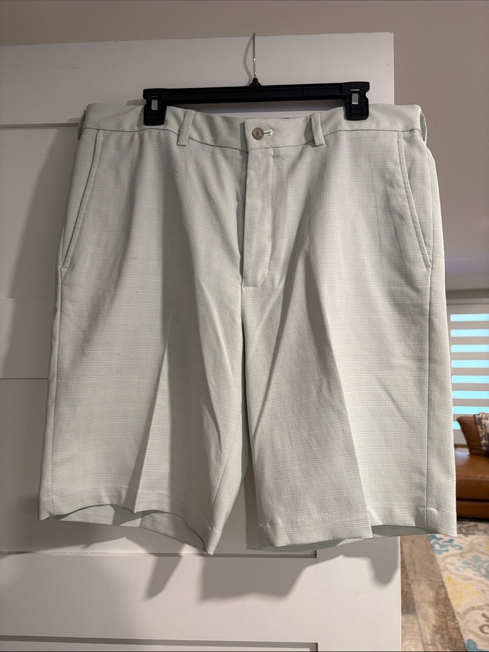 Walter Hagen Pale Gray Flat-Front Shorts